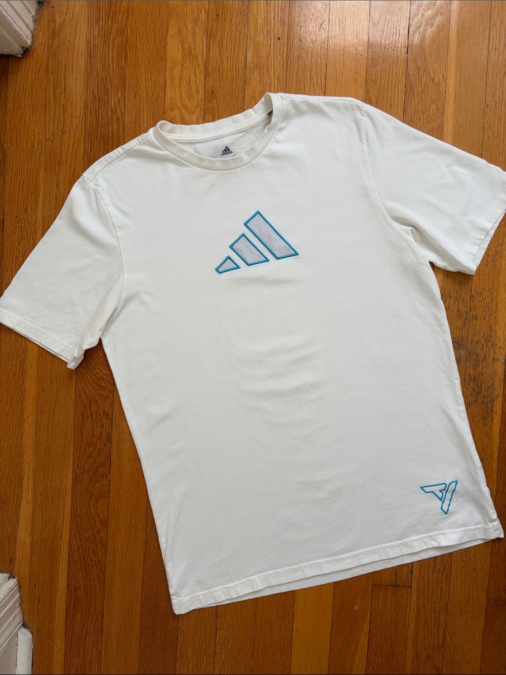 Adidas Size 15 - 16Y Embroidered Logo 100% Cotton T-Shirt White & Light Blue Tee